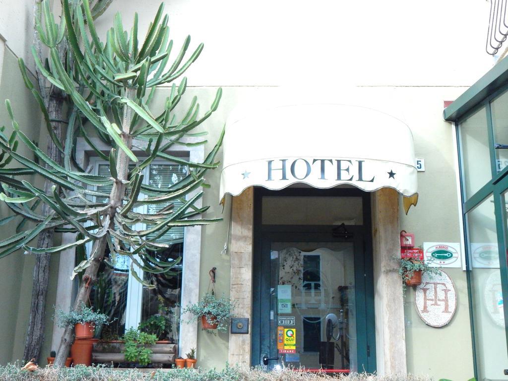 Albergo Torino Albenga Exterior photo